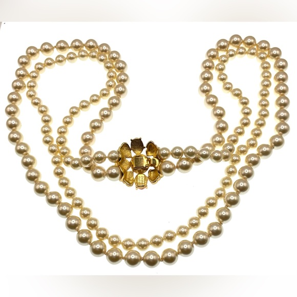 Vintage Signed Deidre Hall Long 2 Strand Faux Pearl Necklace Pink Floral Clasp - Picture 3 of 8